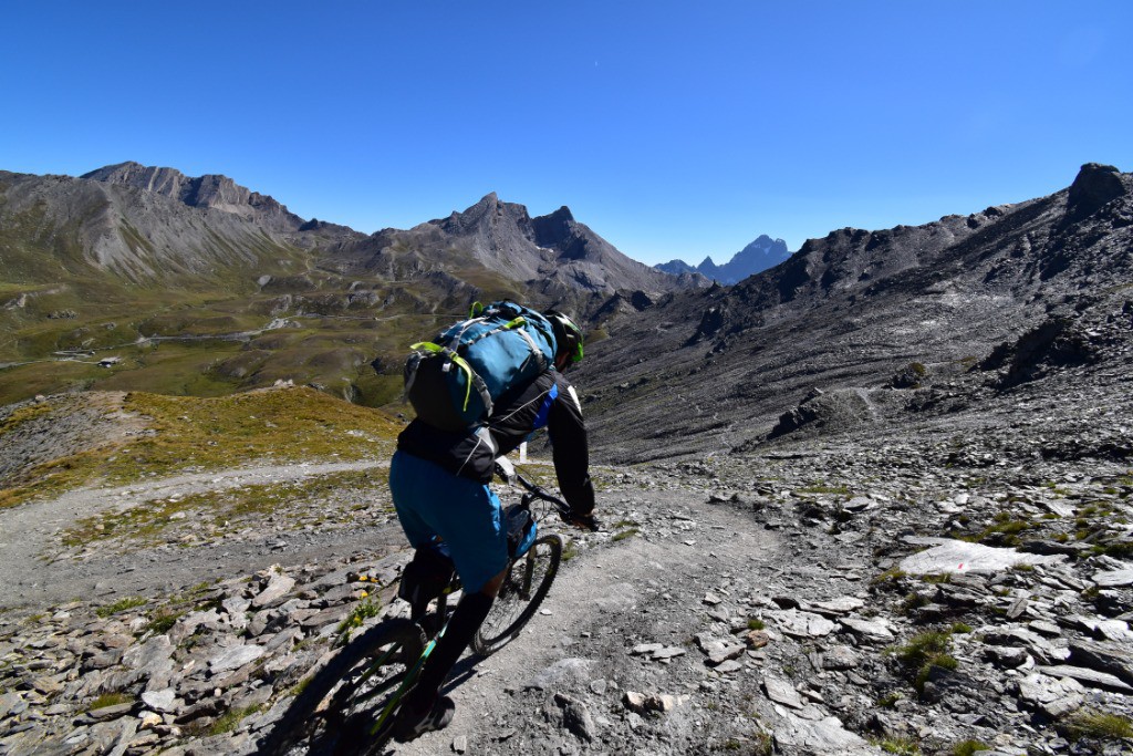 Début de descente du Col de Chamoussière