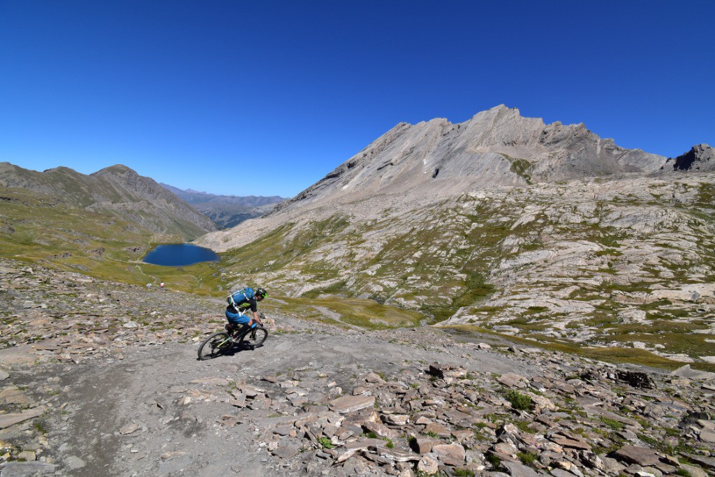 #11 Départ depuis le col Vieux : descente sur le lac de Foréant Départ depuis le col Vieux : descente sur le lac de Foréant