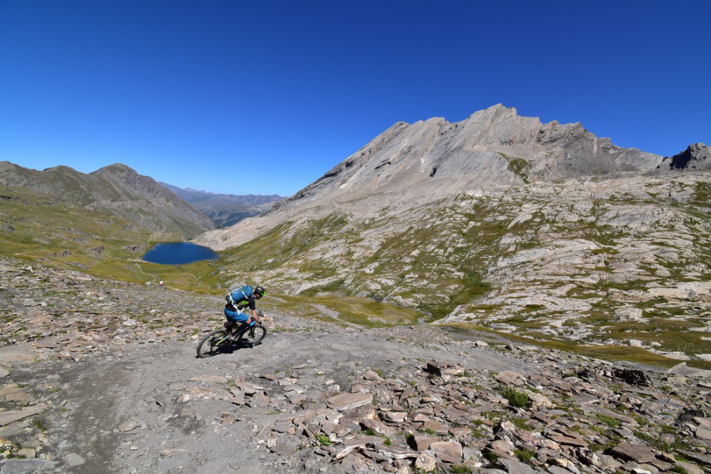 Départ depuis le col Vieux : descente sur le lac de Foréant