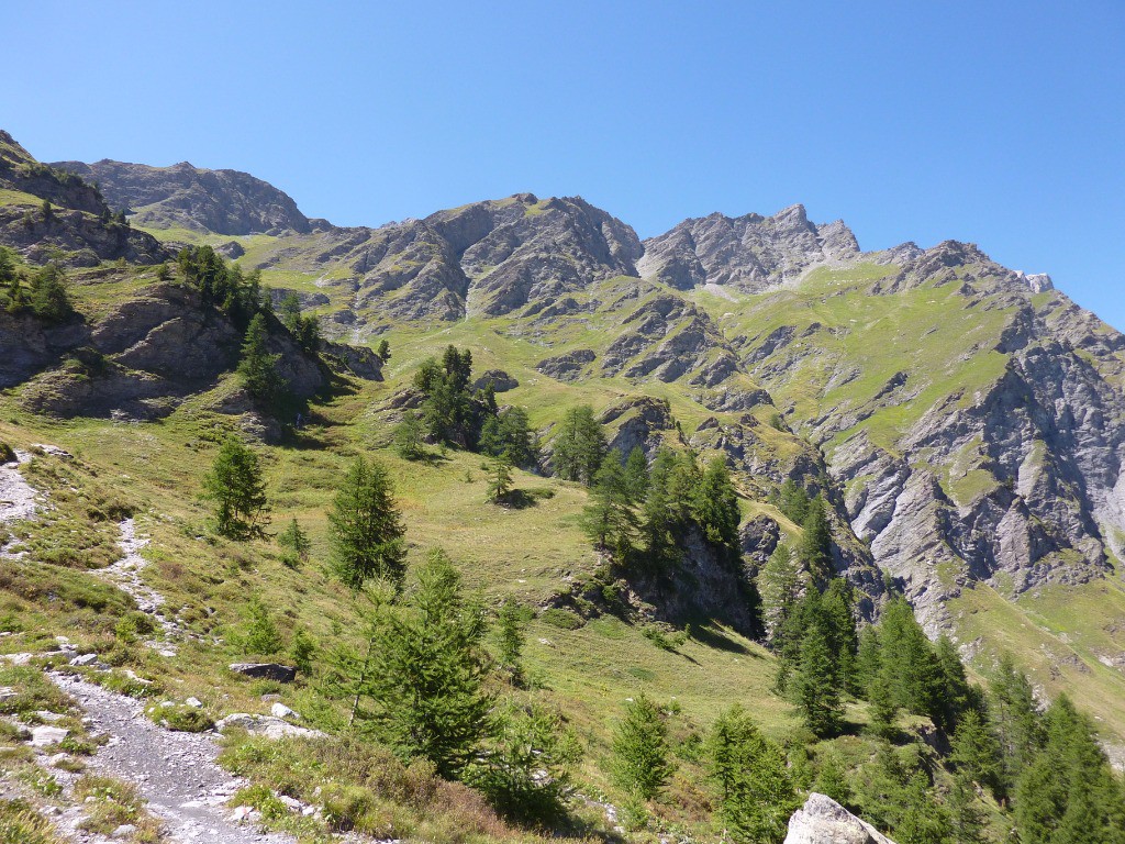 #13 Au menu de l Au menu de l'après midi : looonnng poussage dans ce beau paysage pour accéder au Col Longet.