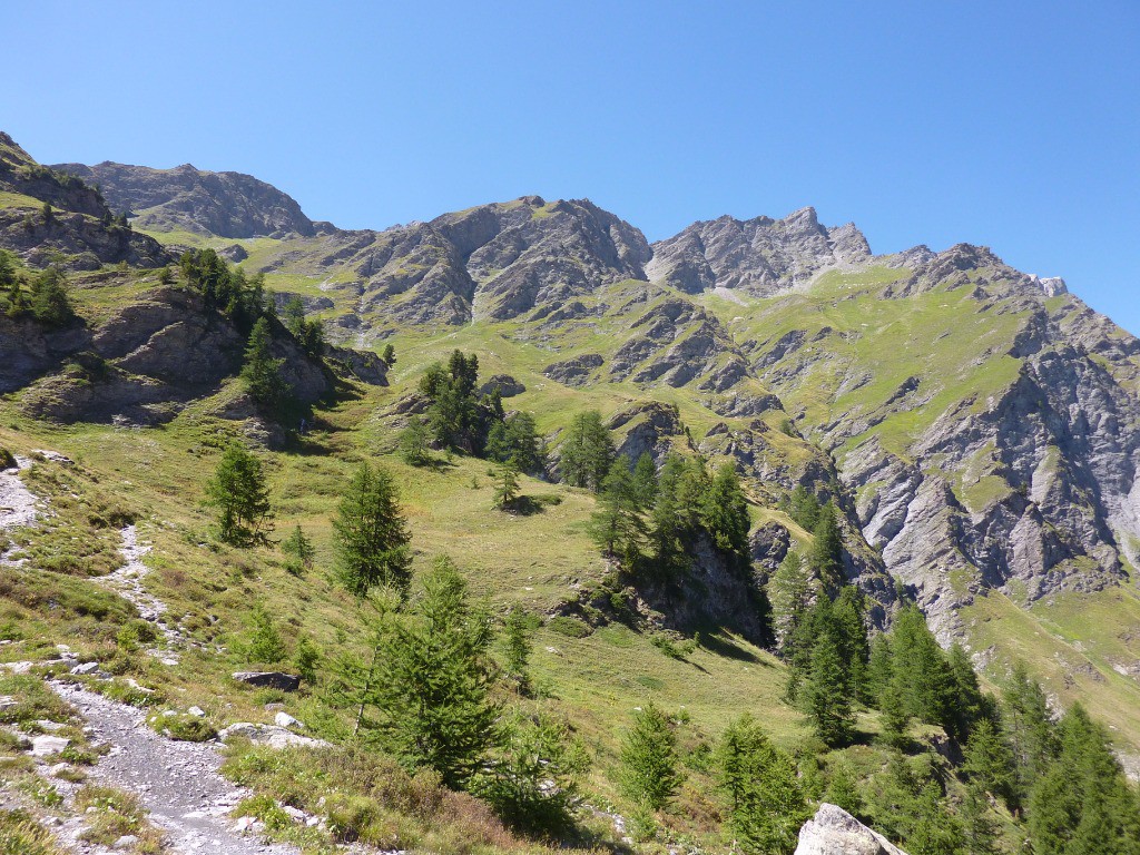 Au menu de l'après midi : looonnng poussage dans ce beau paysage pour accéder au Col Longet.