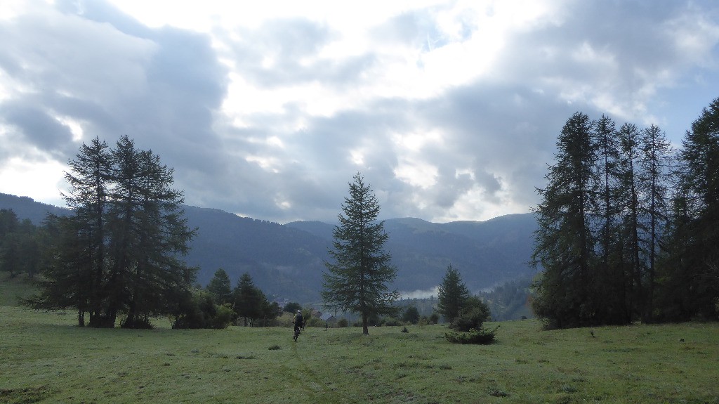 Beuil et les gros cumulonimbus au dessus