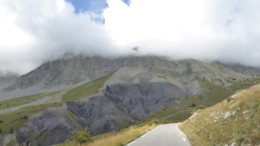 Très belle route du Col des Champs