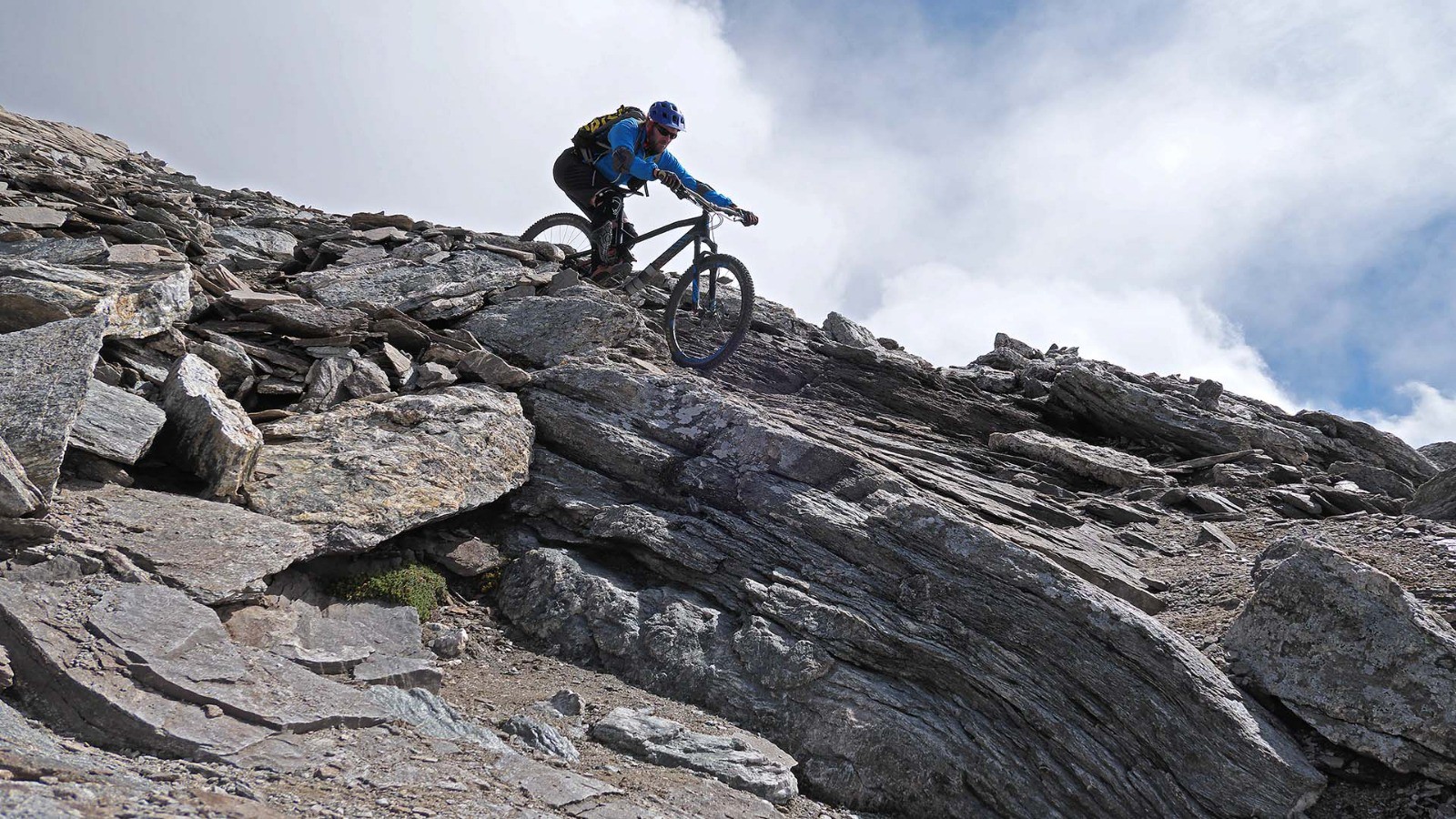 Concentration et engagement nécessaire sur toute la descente de l'arête ONO 