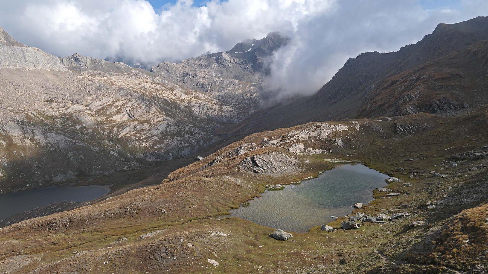 Dans la montée vers les lacs de l'Eychassier