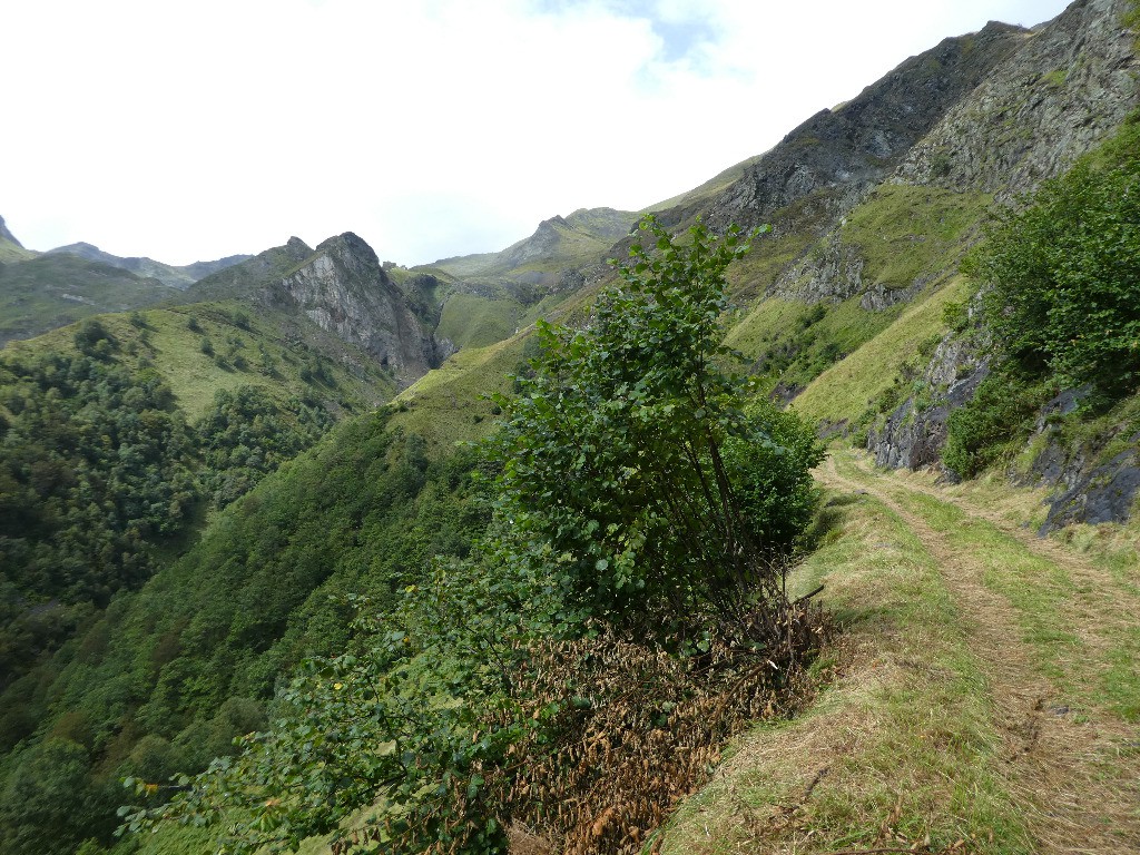 Montée sur la piste des mines de Bentaillou