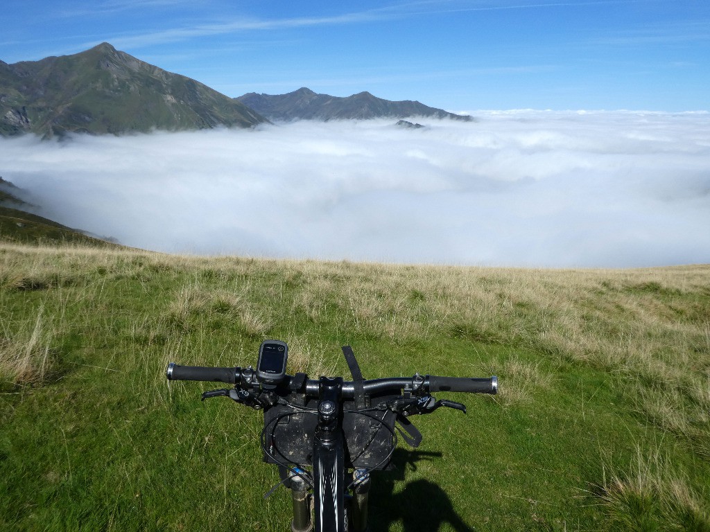 Descente sur Eylie par le GR 10