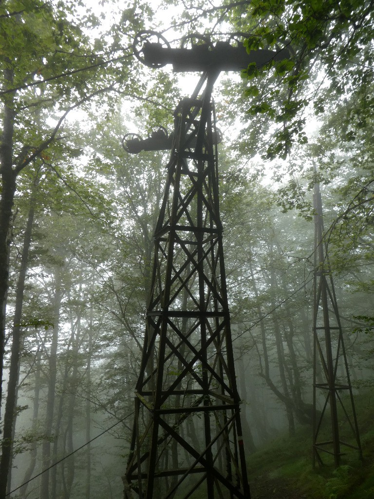 Dans la descente sur Eylie; petite info de dernière minute: le téléphérique est en panne...