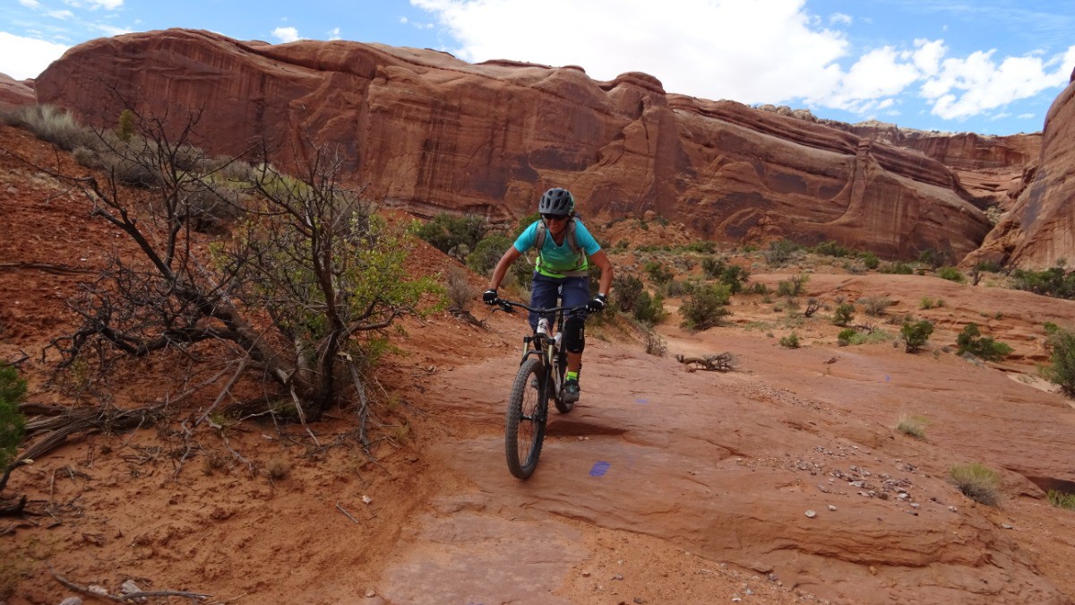 Christine, ride sur Navajo rocks à Seven Mile Point