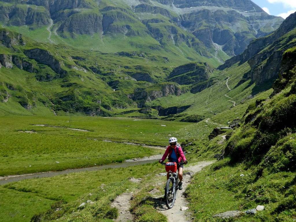 Descente du Tomul pass
