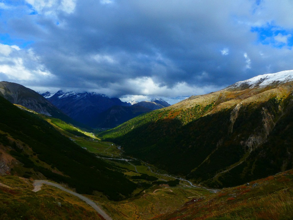 Montée au Chaschauna pass.