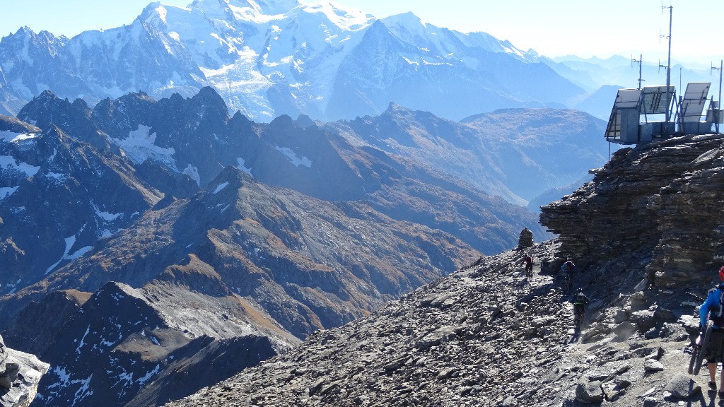 Début de la descente sous le plateau sommital