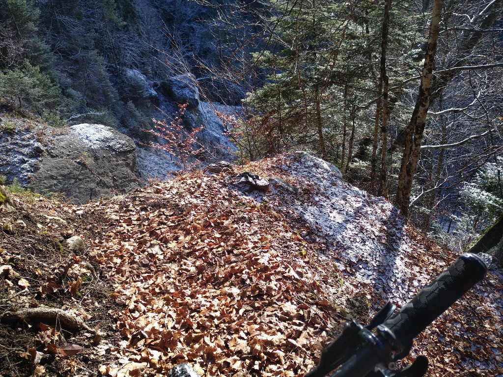 Sentier des Granges de Luth, une partie un peu expo.