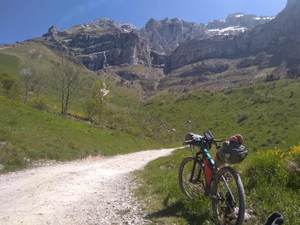 monté du col de l'Aulp 