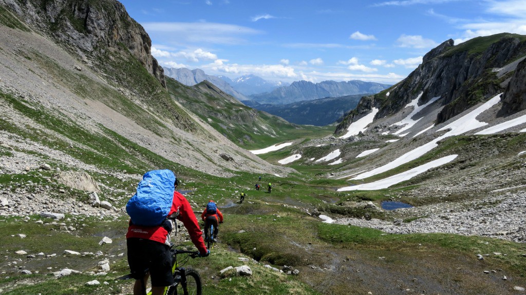 #6 Très beau vallon Est du col des Aiguilles Très beau vallon Est du col des Aiguilles