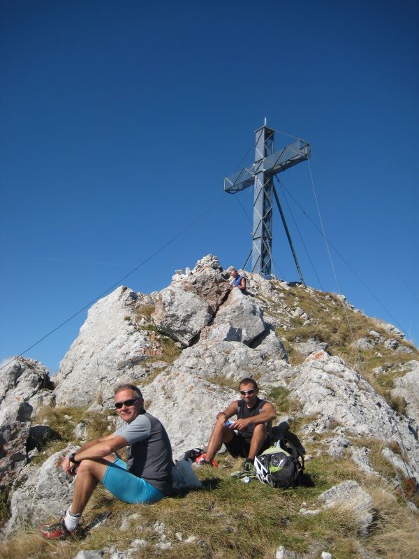 Croix d'Arclusaz : At the summit pour un bon casse-croûte.