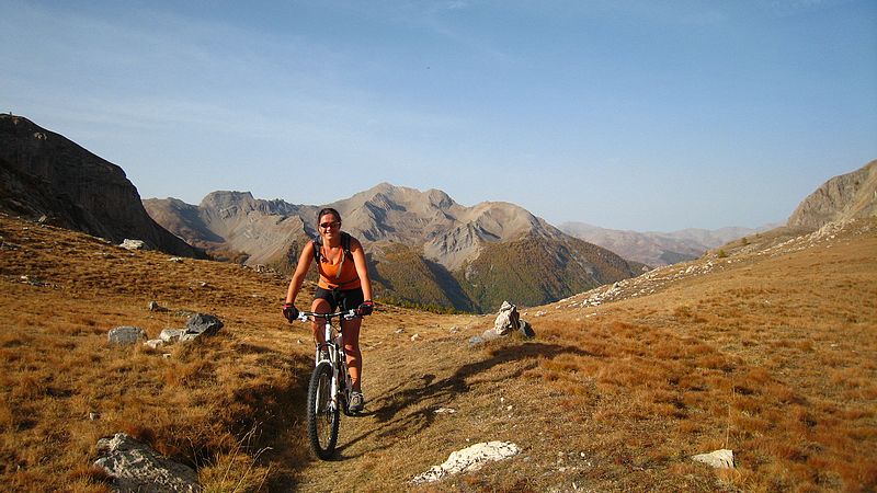 Col des Monges : La montée est très sympa, et on roule beaucoup!