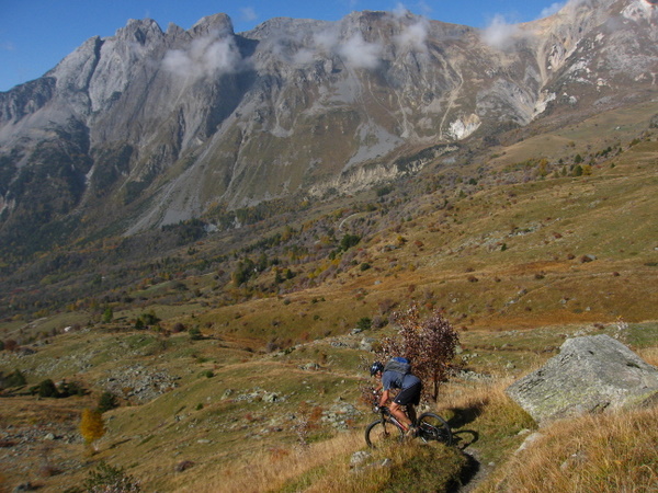 #3 Encombres : Sentier balcon: ça monte, ça descend... Encombres : Sentier balcon: ça monte, ça descend...
