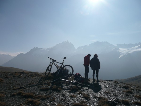 #5 ombres chinoises : on cassera la croûte derrière le col du Souchet ombres chinoises : on cassera la croûte derrière le col du Souchet