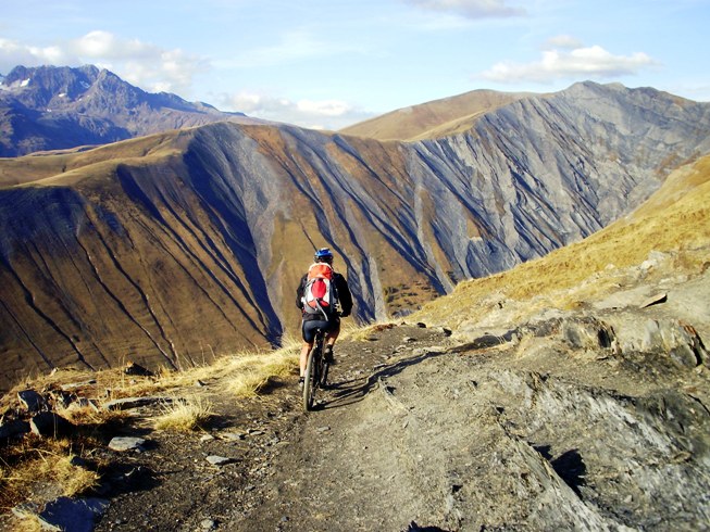 #4 GR54 : L GR54 : L'attaque de la descente du GR54 vers Besse est impressionnante!
