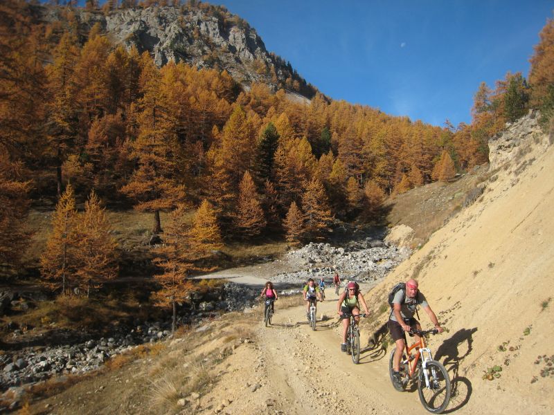 #3 La troupe : ça chauffe au soleil. La troupe : ça chauffe au soleil.