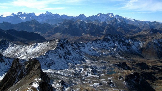 Panorama magnifique : sur les Ecrins avec les sommets enneigés