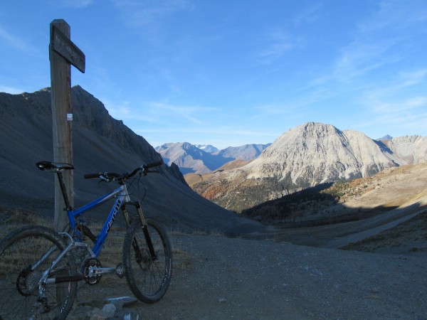 #3 Vallon de l Vallon de l'Opon : La montée vue du col, avant de basculer au soleil