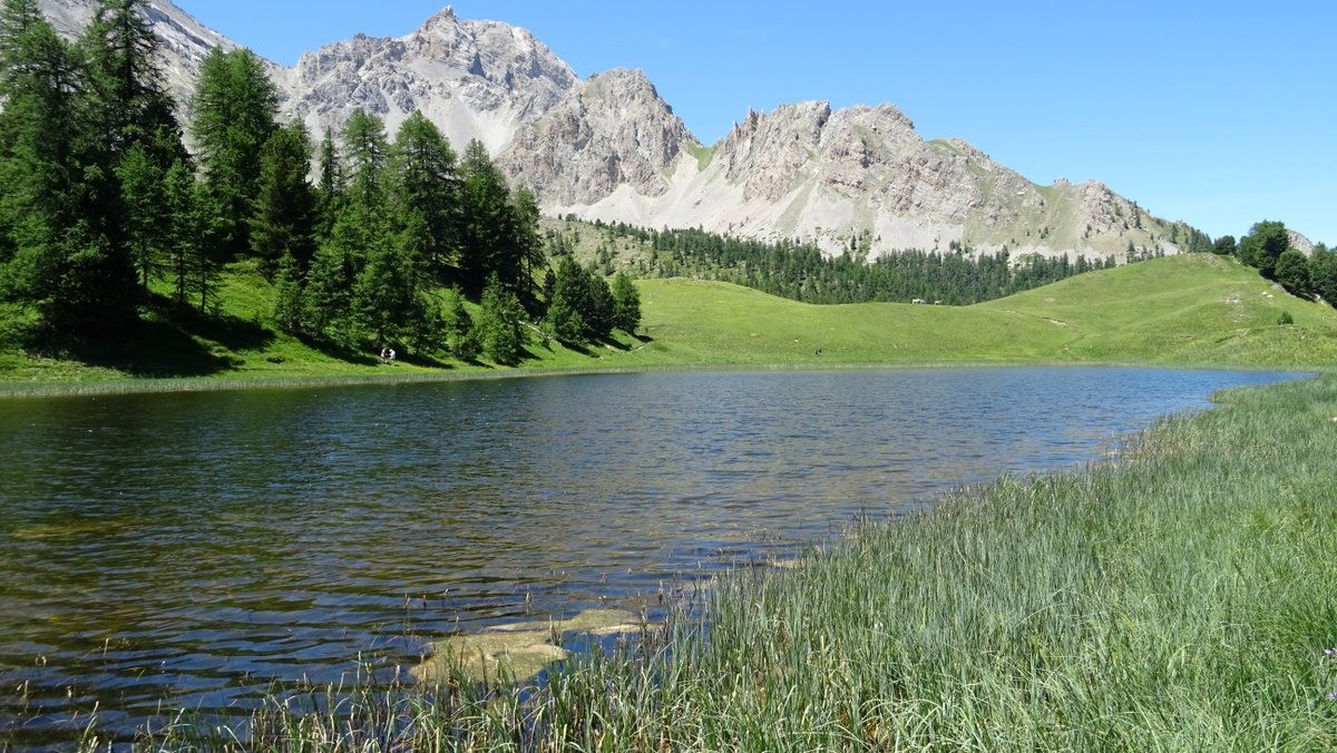 lac Miroir et Pas du Curé à gauche