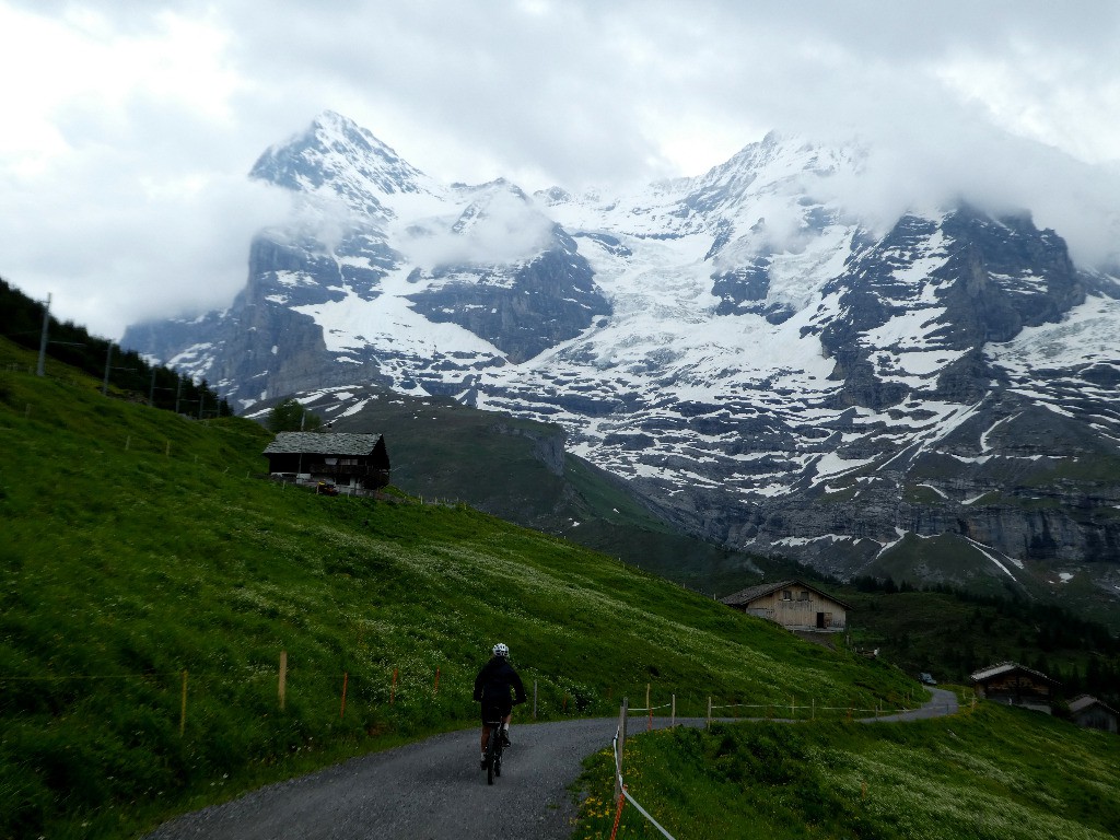 #9 Monch et Eiger en descendant de la Petite Scheidegg Monch et Eiger en descendant de la Petite Scheidegg