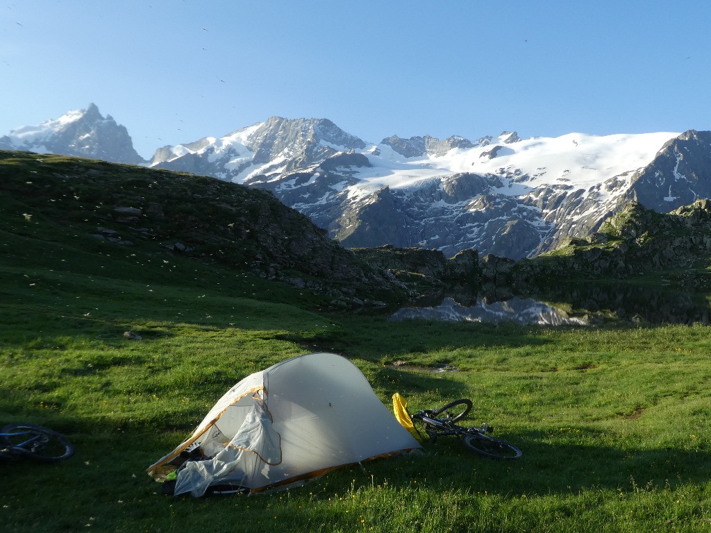 #44 Bivouac au lac Lérié Bivouac au lac Lérié