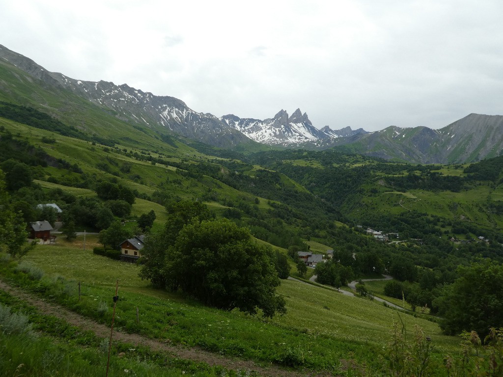 #32 Les Aiguilles d Les Aiguilles d'Arves depuis le Mollard