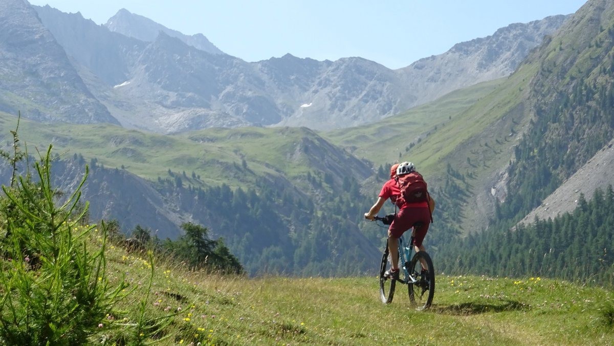 sur le sentier balcon, col de Clausis