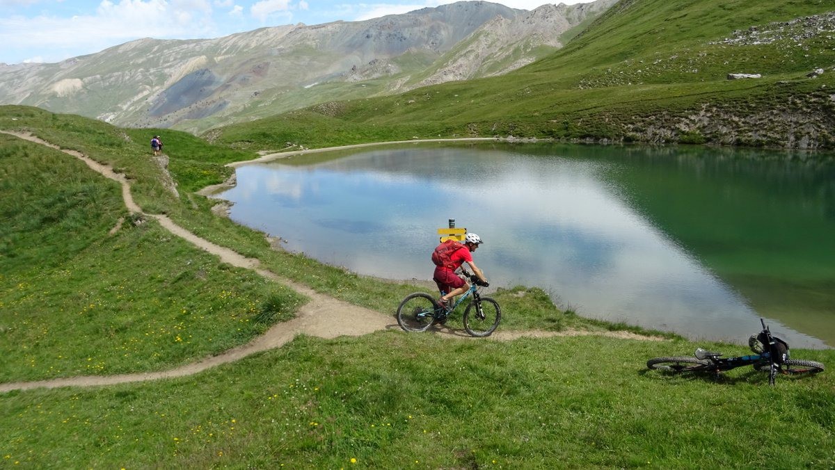 Henri arrive au lac de Clausis