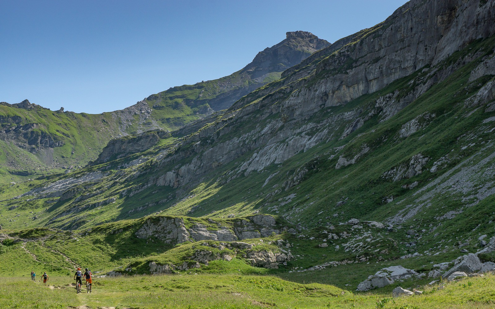 Entrée dans le vallon de Sales