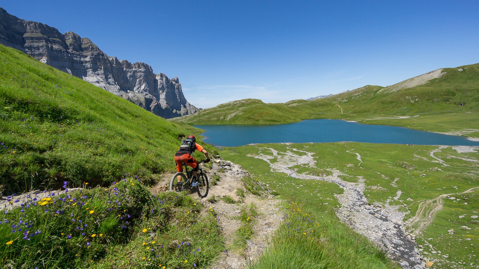 Arrivée sur le Lac d"Anterne