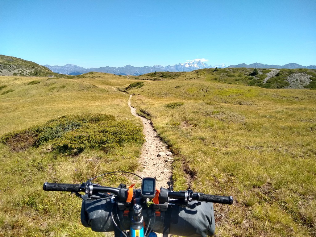 #48 J7 - encore du super sentier face au Mont-Blanc ! J7 - encore du super sentier face au Mont-Blanc !