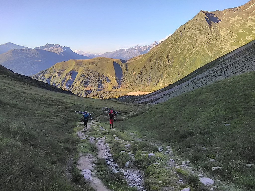#10 Les 2 avions en finissent avec la montée du col du Tricot Les 2 avions en finissent avec la montée du col du Tricot