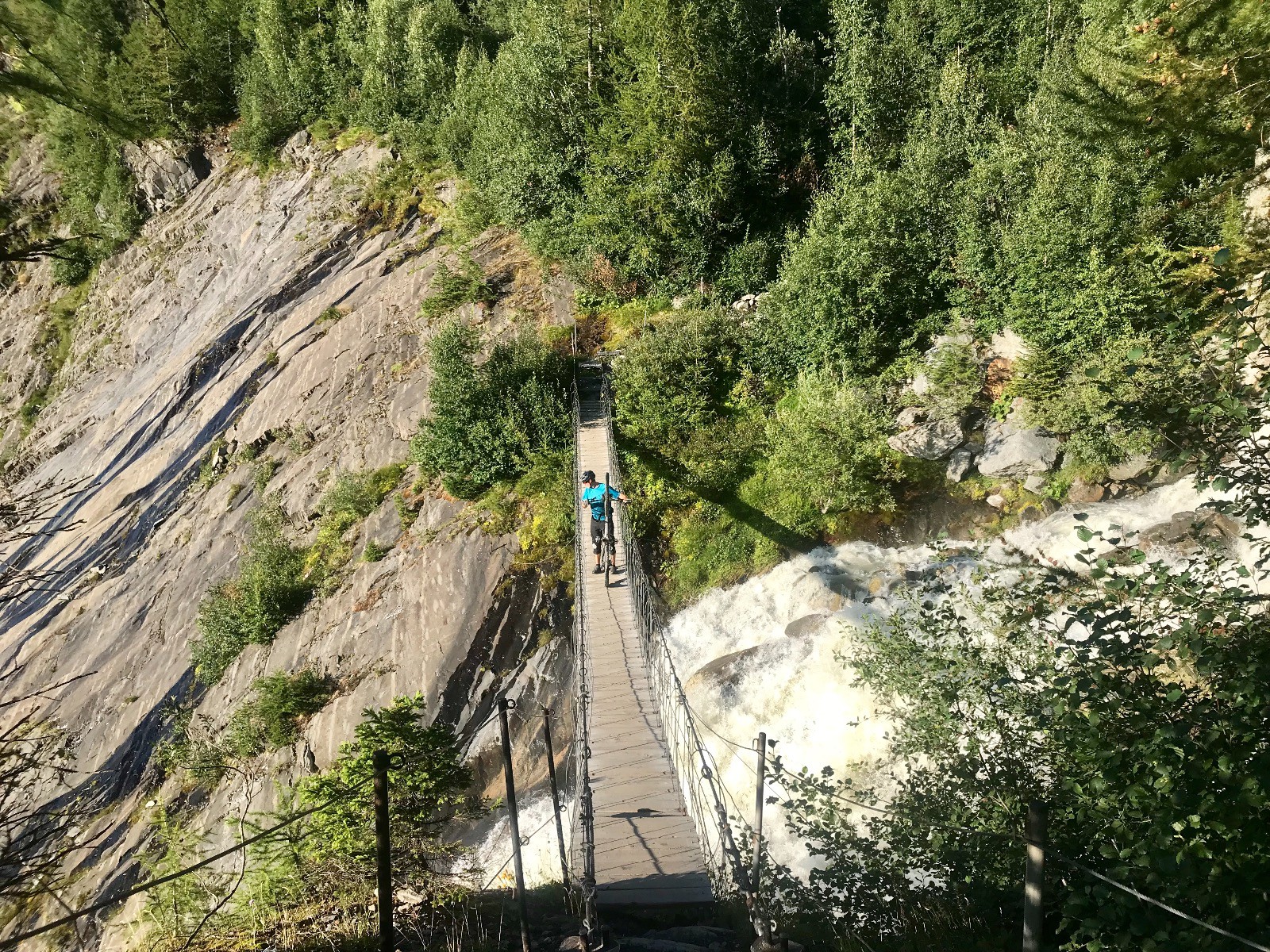 #9 Passerelle de Bionnassay : du débit Passerelle de Bionnassay : du débit