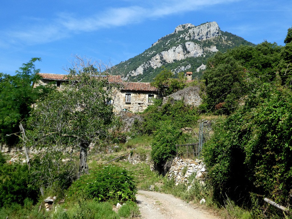 #1 Hameau perdu sous le Puig de Bassegoda (1373 m) Hameau perdu sous le Puig de Bassegoda (1373 m)