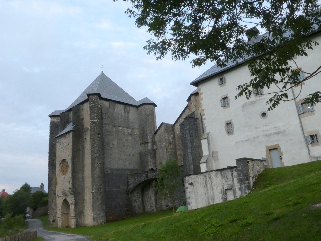 #57 Jour 15: départ de Roncevaux; pas vu Roland... Jour 15: départ de Roncevaux; pas vu Roland...