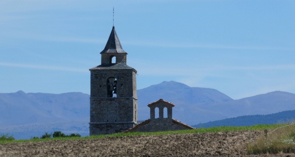 Chapelle sur fond de Puigmal