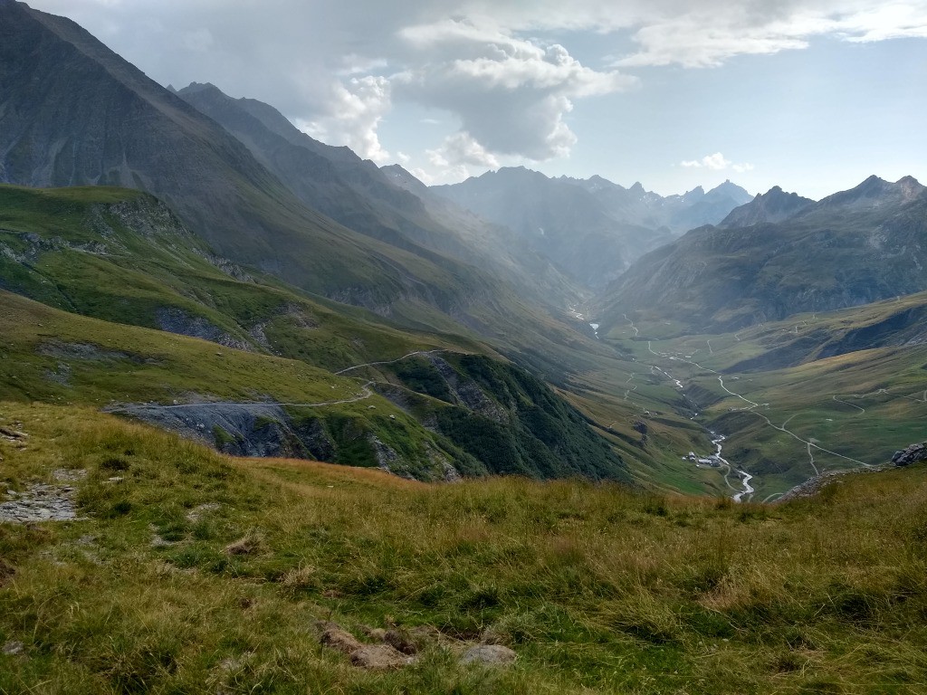 Descente sur le refuge des Mottets sous la bruine