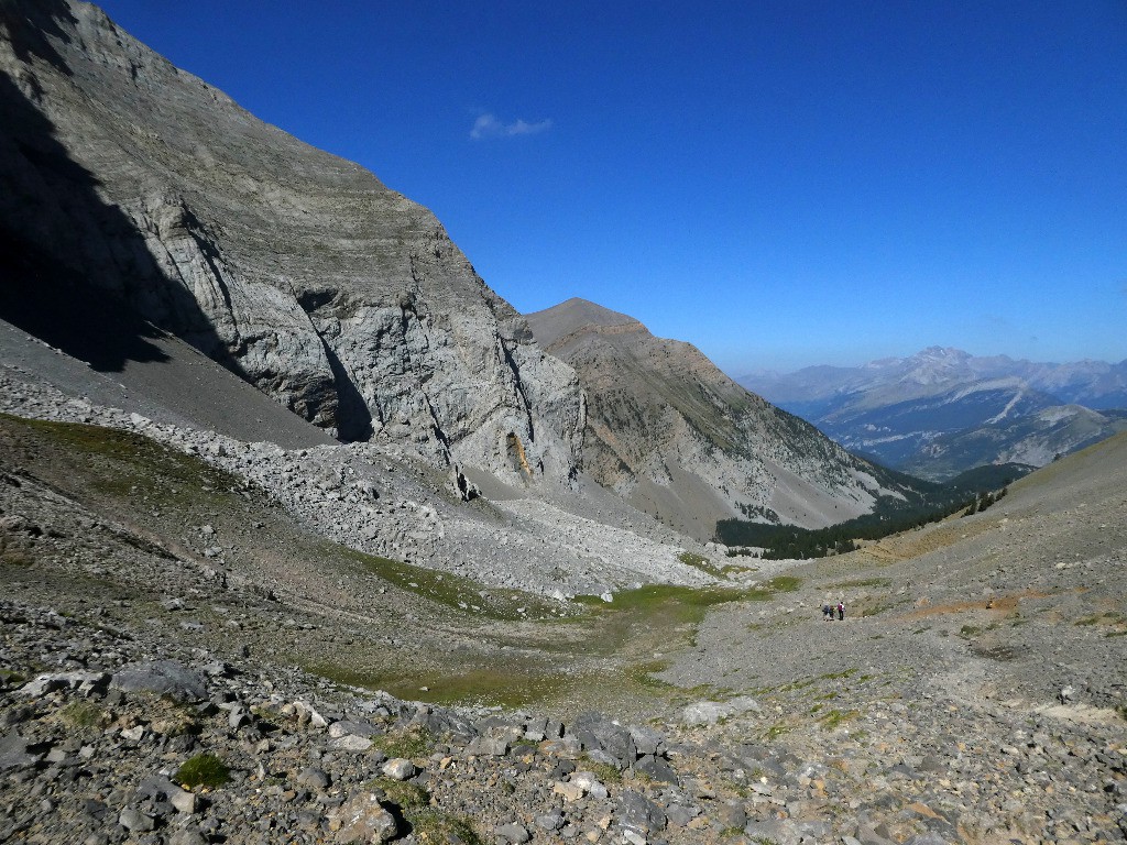 Du colladeta del Ibon vers le vallon remontée et le Mont Perdu au fond