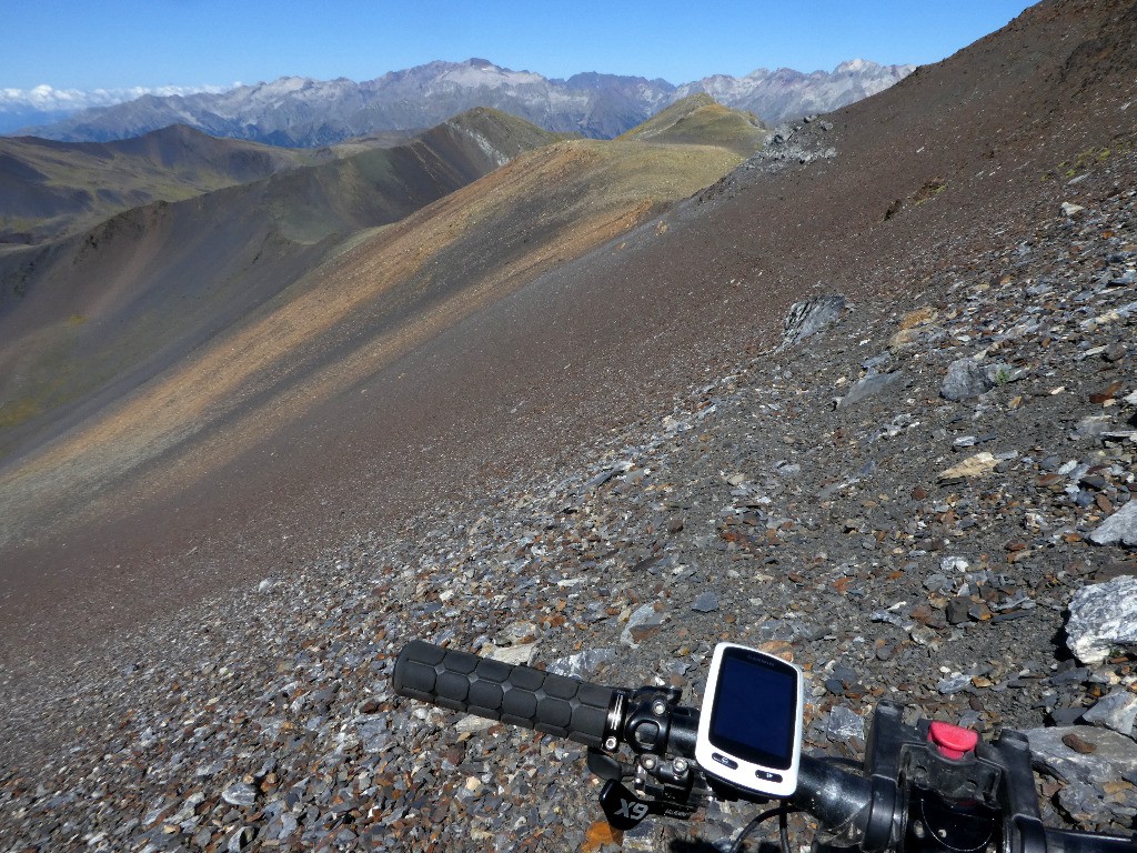 Départ du col Llauset: la sente est minuscule mais très roulante