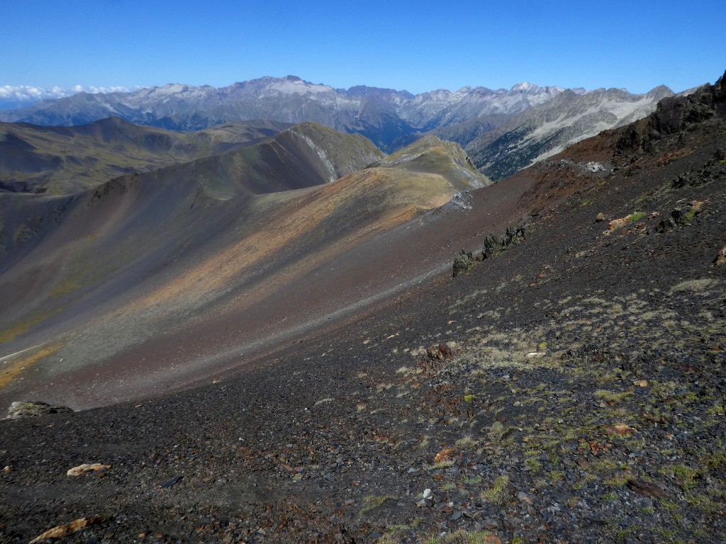 Les crêtes de Sierra Negra depuis le col Llauset