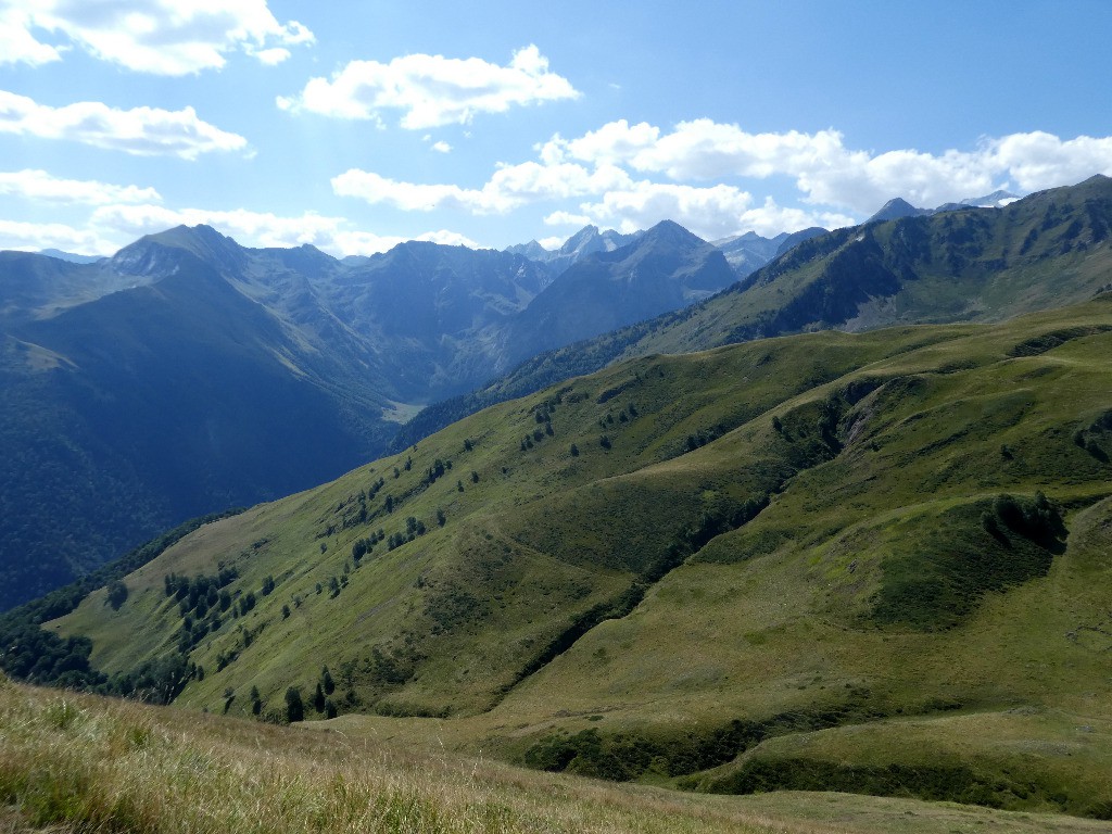 #54 Dans la descente sur Bordes: Forcanada et Aneto Dans la descente sur Bordes: Forcanada et Aneto