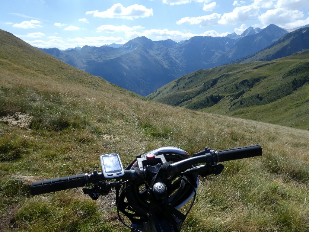 #52 Début du sentier qui descend sur Bordes Début du sentier qui descend sur Bordes
