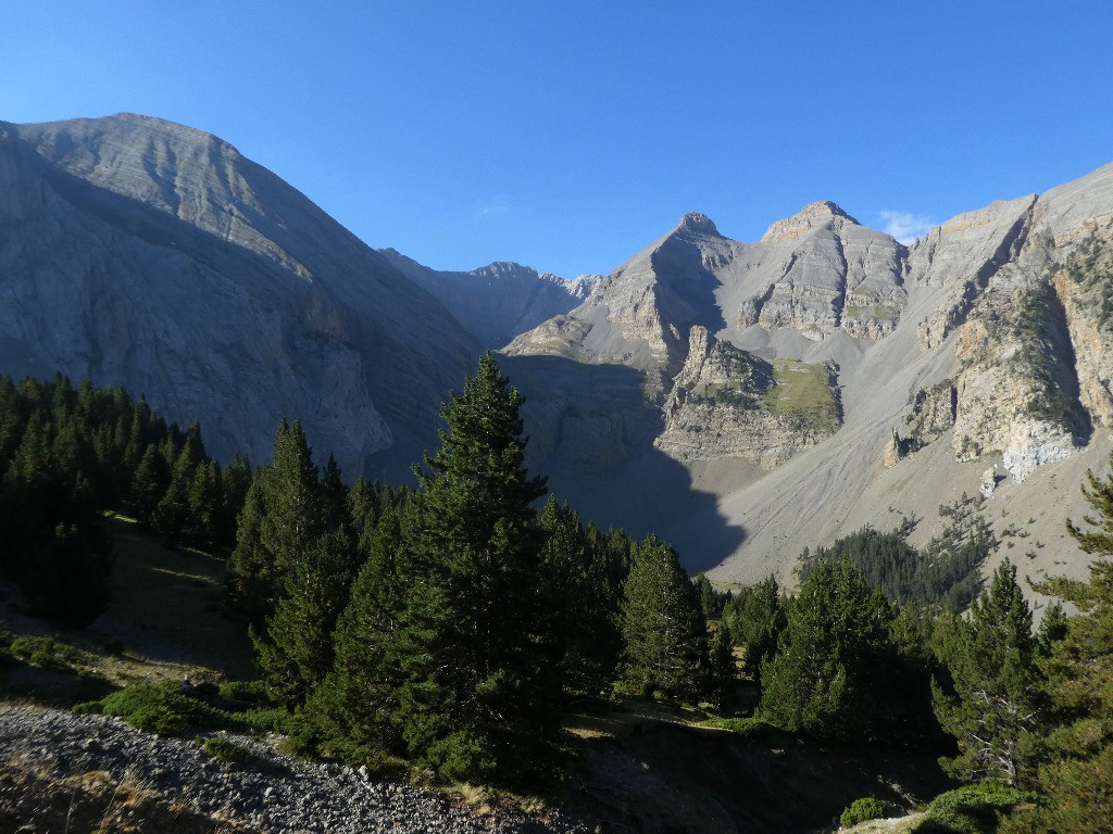 Massif du Cotiella aux allures dolomitiques