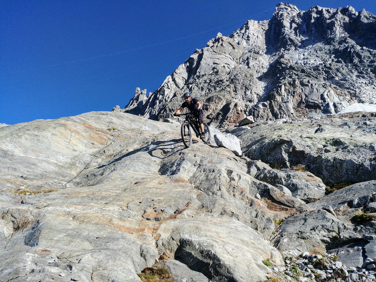 #10 Superbe dalle mais manque un poil de grip ! Superbe dalle mais manque un poil de grip !