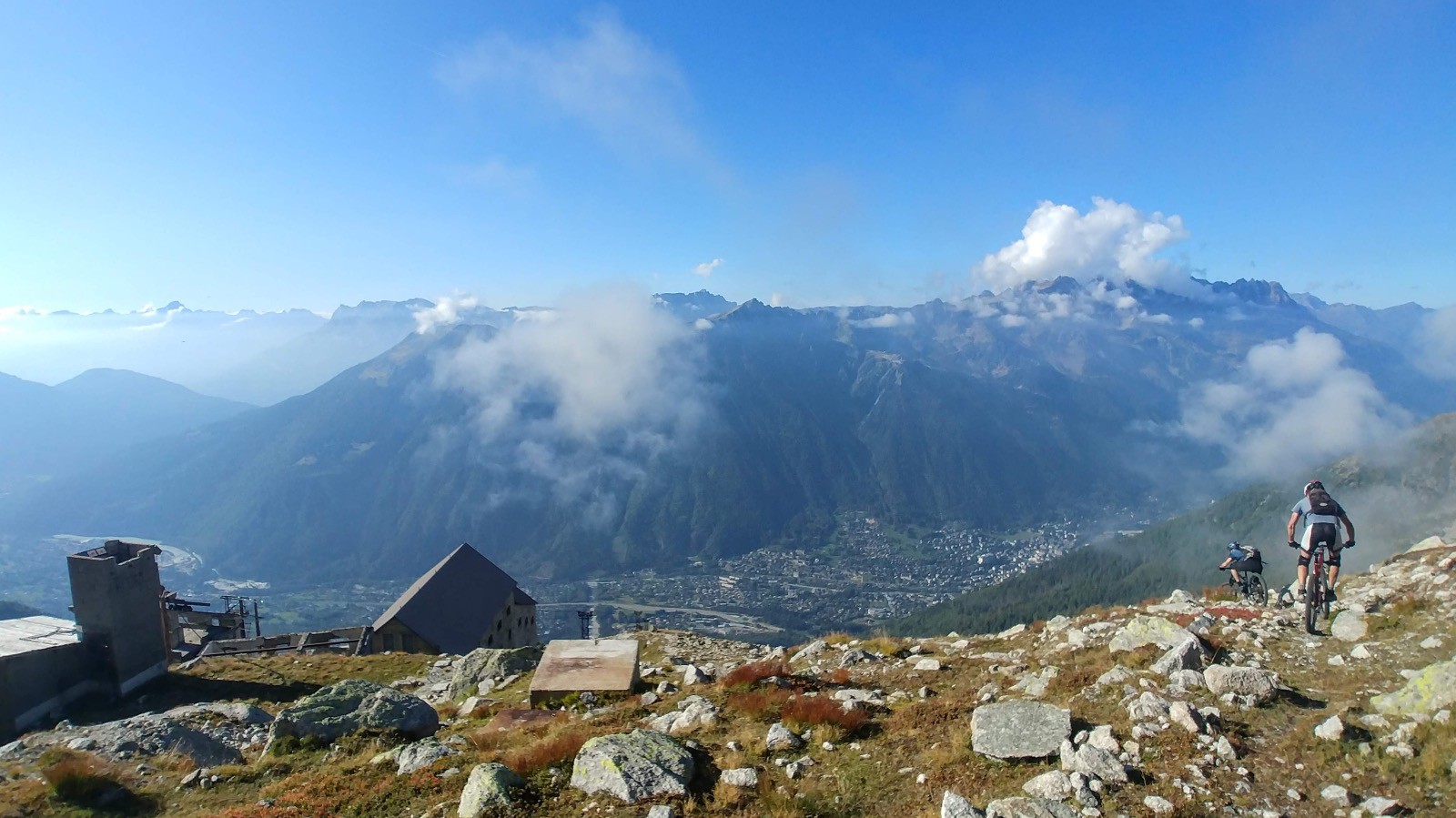 #15 Au dessus de la gare des Glaciers Au dessus de la gare des Glaciers